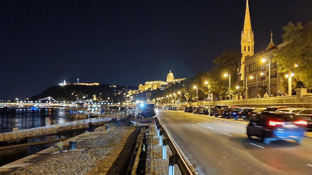 Parliament View Apartment Budapeste Exterior foto