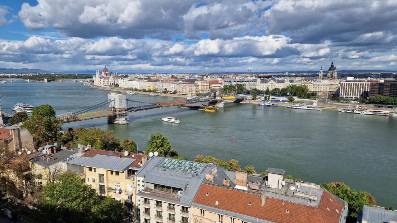 Parliament View Apartment Budapeste Exterior foto